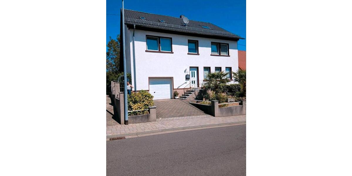 Einfamilienhaus Schiffweiler - 7 Zimmer, 180 m&sup2;, 310.000&euro; | Angebot:26522720
