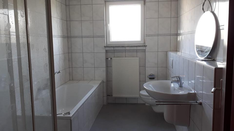 Dachgeschoßwohnung Schwalbach - 1 Zimmer, 110 m&sup2;, 750&euro; | Angebot:25917917