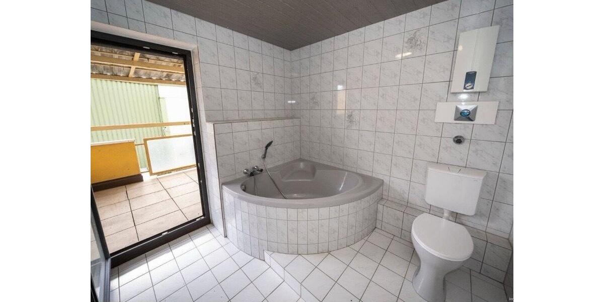 Hochparterre Saarbrücken West - 1.5 Zimmer, 70 m&sup2;, 140.000&euro; | Angebot:26827178