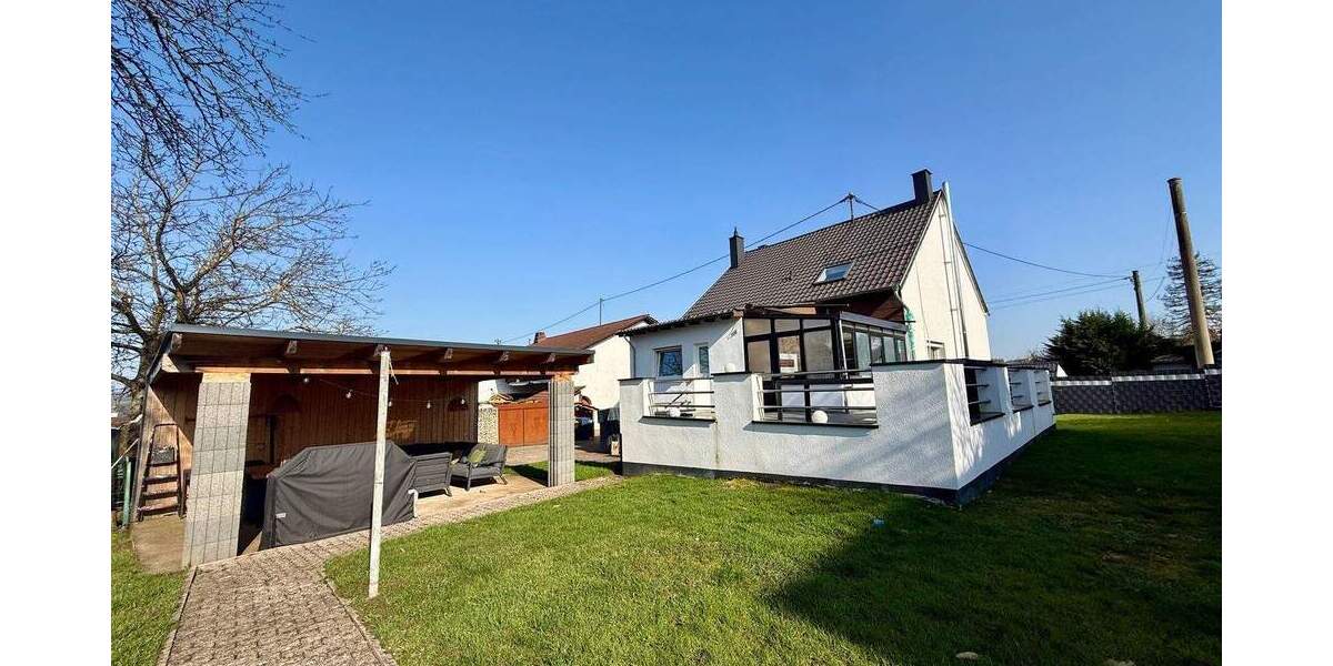Freistehendes EFH mit großem Garten, Terrasse & Erweiterungspotenzial - saniert, neue Heizung (2023) - Einfamilienhaus Lebach | Angebot:25703541