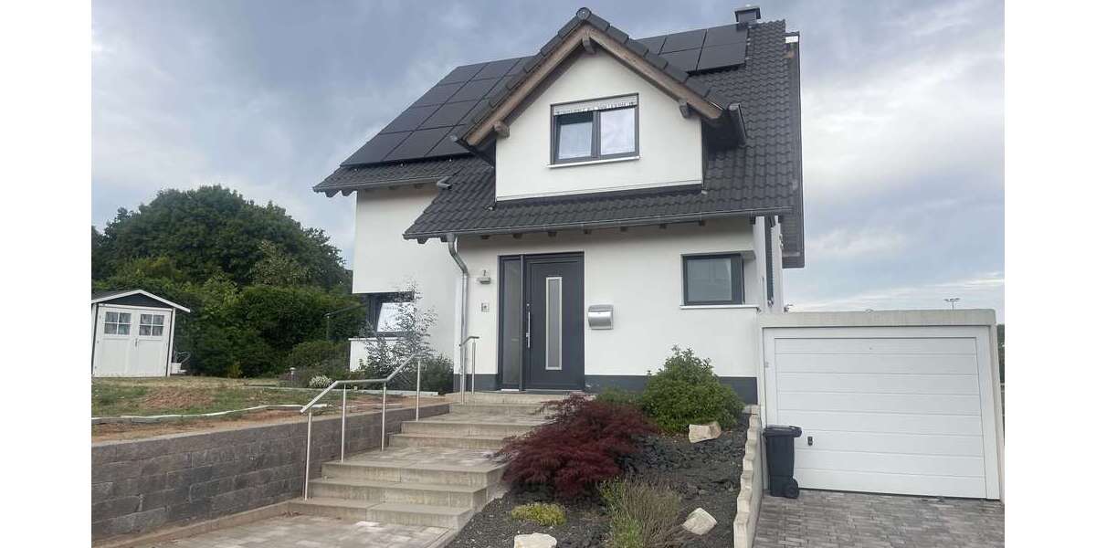 Einfamilienhaus Waldmohr - 6 Zimmer, 220 m&sup2;, 2.700&euro; | Angebot:23556436