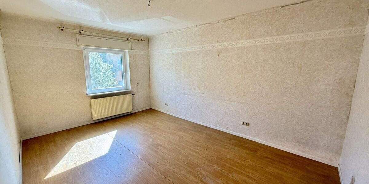 Mehrfamilienhaus, Wohnhaus Dillingen - 6 Zimmer, 192 m&sup2;, 235.000&euro; | Angebot:25668693