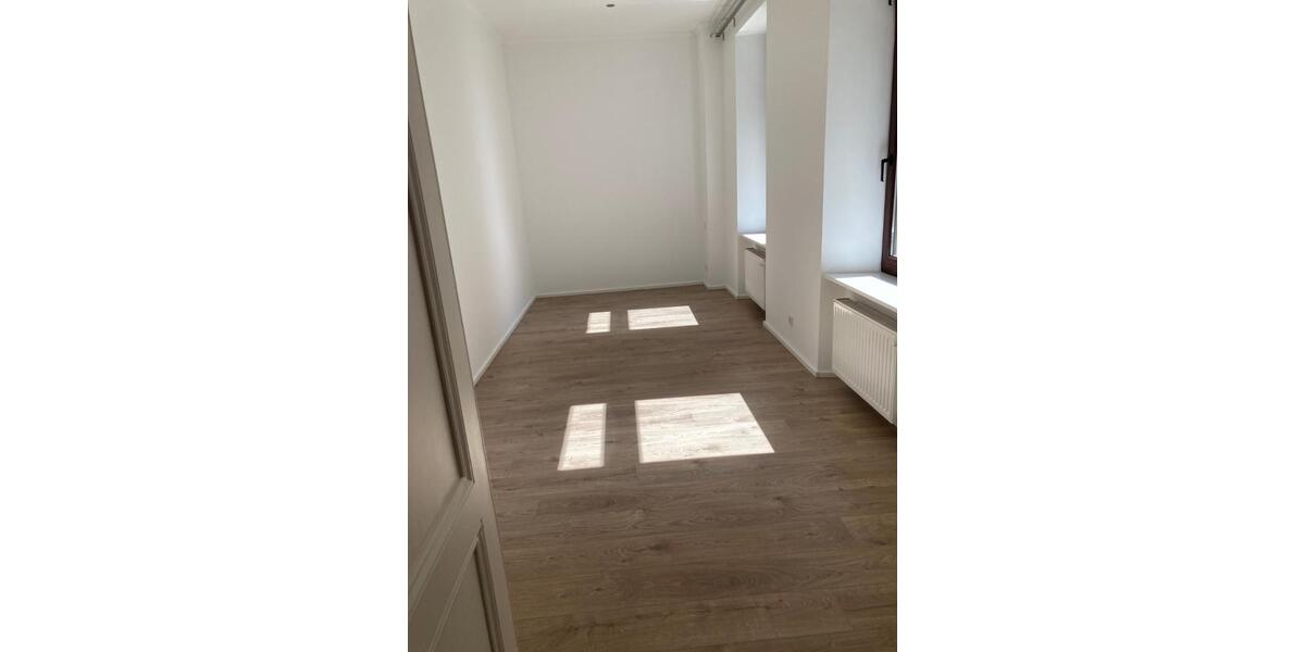 Erdgeschoßwohnung Saarbrücken - 2 Zimmer, 70 m&sup2;, 730&euro; | Angebot:25960921