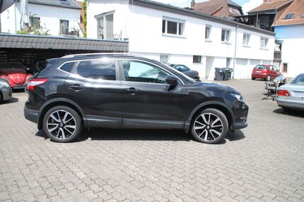 Nissan Qashqai 218.000 km 8.900 &euro; Saarbrücken 66130