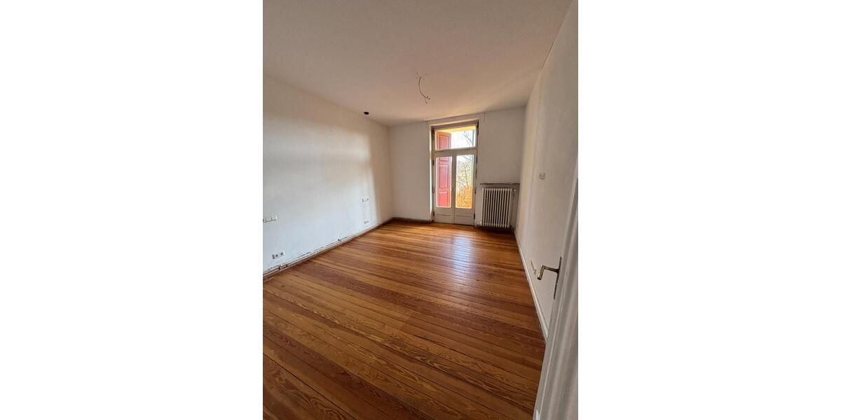 Etagenwohnung Neunkirchen - 5 Zimmer, 132 m&sup2;, 1.100&euro; | Angebot:25476139