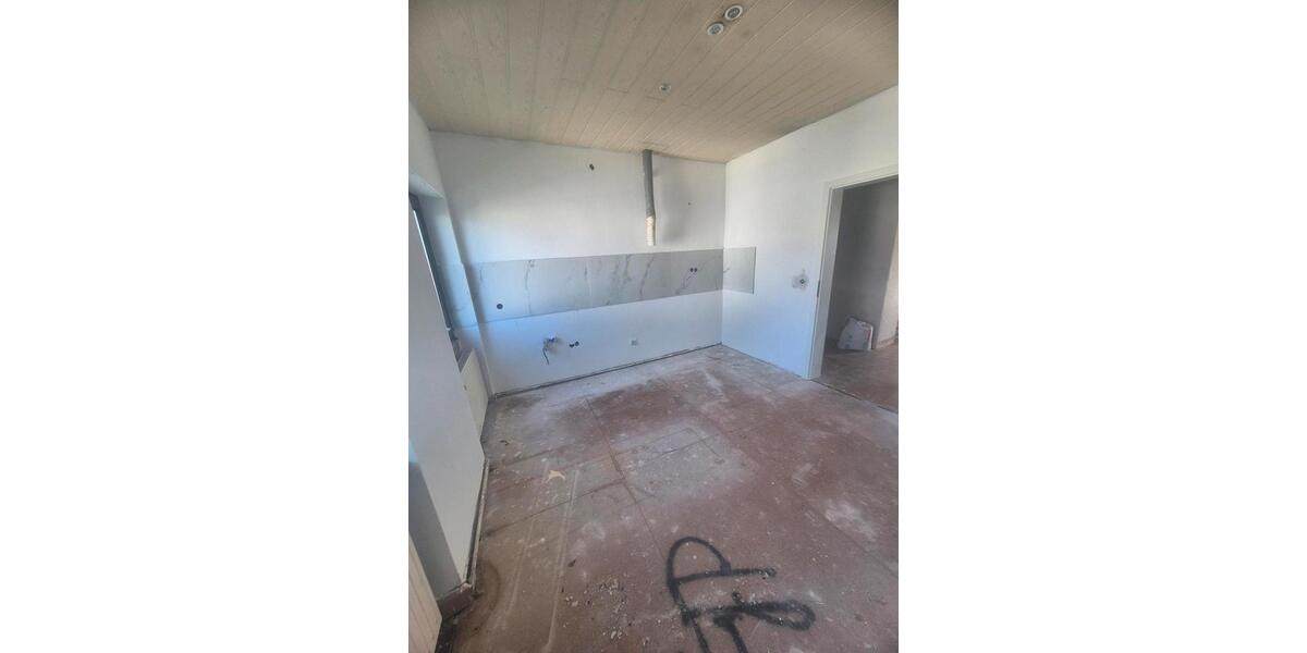 Etagenwohnung Völklingen - 3 Zimmer, 90 m&sup2;, 750&euro; | Angebot:25857856