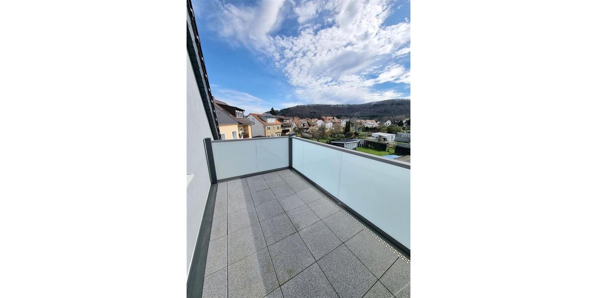 Dachgeschoßwohnung Sankt Ingbert - 3 Zimmer, 72 m&sup2;, 800&euro; | Angebot:25755078