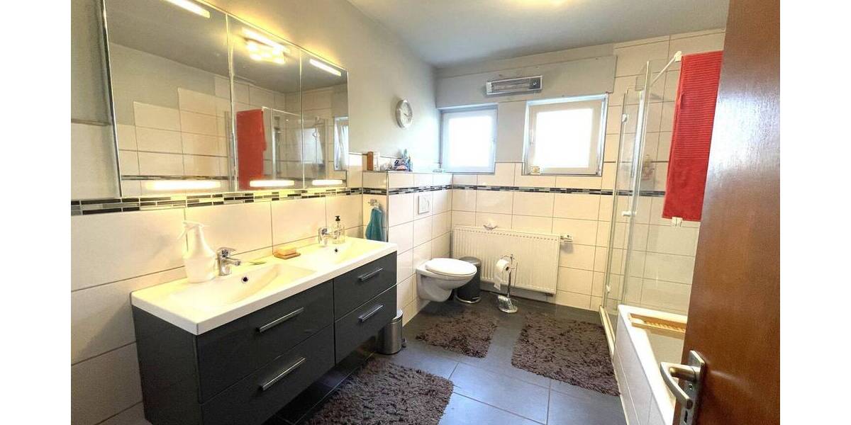 Einfamilienhaus Sankt Ingbert Rohrbach - 9 Zimmer, 275 m&sup2;, 366.000&euro; | Angebot:25735415
