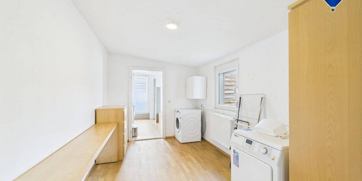 Reihenmittelhaus Dillingen - 7 Zimmer, 230 m&sup2;, 279.000&euro; | Angebot:25673957