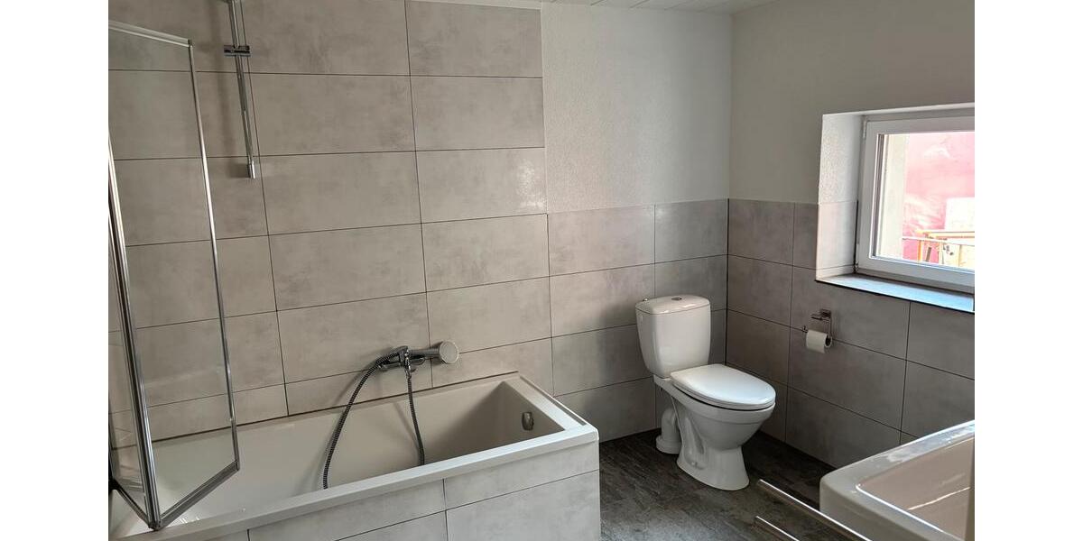 Erdgeschoßwohnung Saarlouis - 4 Zimmer, 100 m&sup2;, 860&euro; | Angebot:25712645