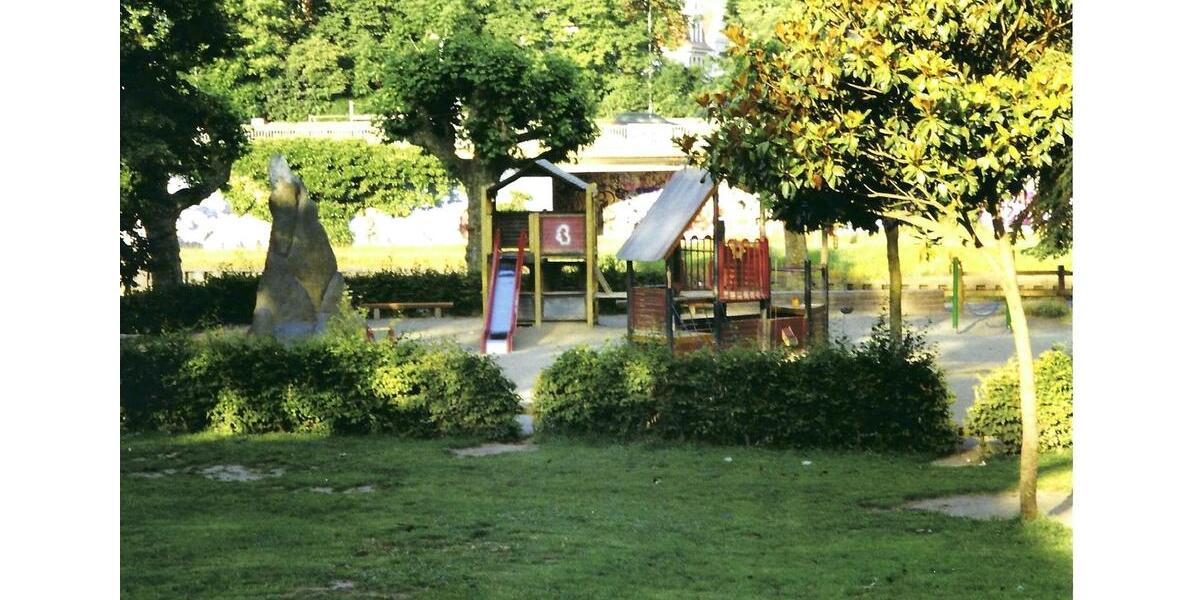 Etagenwohnung Saarbrücken Eschberg - 5 Zimmer, 180 m&sup2;, 1.690&euro; | Angebot:26532612