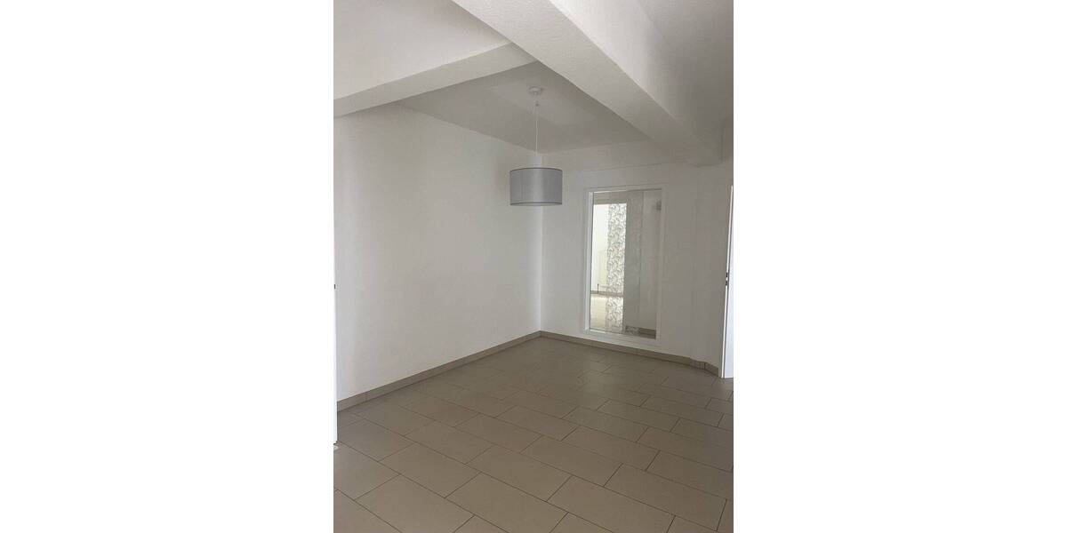 Etagenwohnung Saarlouis - 5 Zimmer, 152 m&sup2;, 1.100&euro; | Angebot:26672299