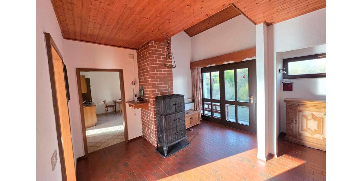 Maisonettenwohnung Lebach - 6 Zimmer, 205 m&sup2;, 1.250&euro; | Angebot:26699852