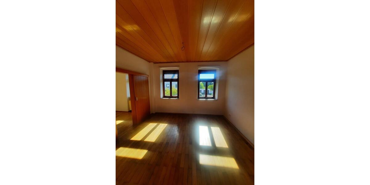 Einfamilienhaus Heusweiler - 4 Zimmer, 120 m&sup2;, 1.000&euro; | Angebot:26692027