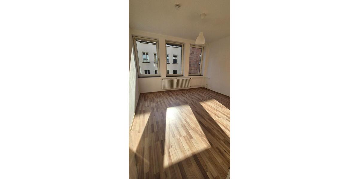 Etagenwohnung Saarbrücken - 4 Zimmer, 95 m&sup2;, 1.200&euro; | Angebot:25920502