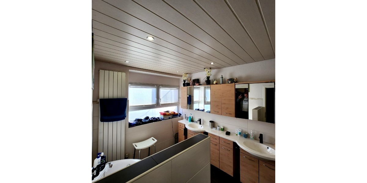 Vielseitiges Mehrfamilienhaus ideal für Kapitalanleger oder Selbstnutzer, Zweibrücken Niederauerbach - Mehrfamilienhaus, Wohnhaus Zweibrücken | Angebot:24701188