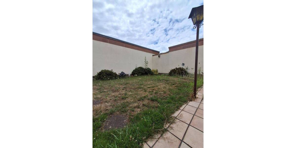 Bungalow Saarbrücken Klarenthal - 4 Zimmer, 130 m&sup2;, 1.100&euro; | Angebot:25666358