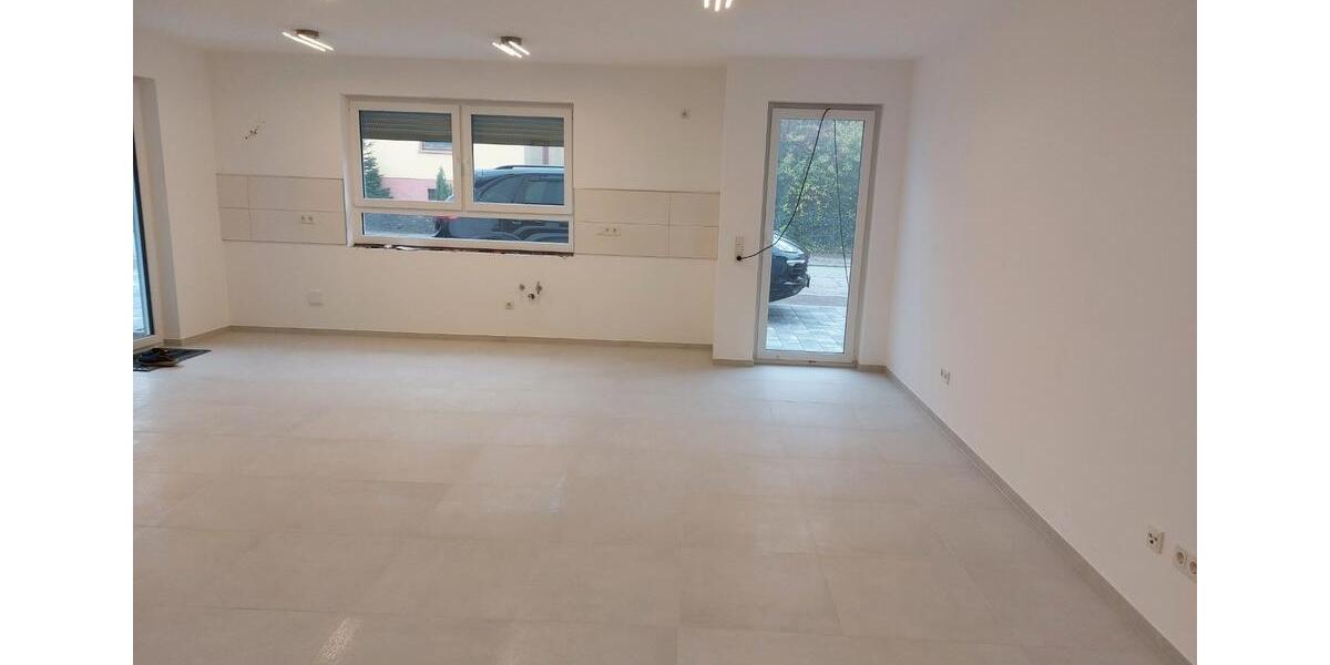 Einfamilienhaus Homburg - 8 Zimmer, 180 m&sup2;, 1.890&euro; | Angebot:26665565