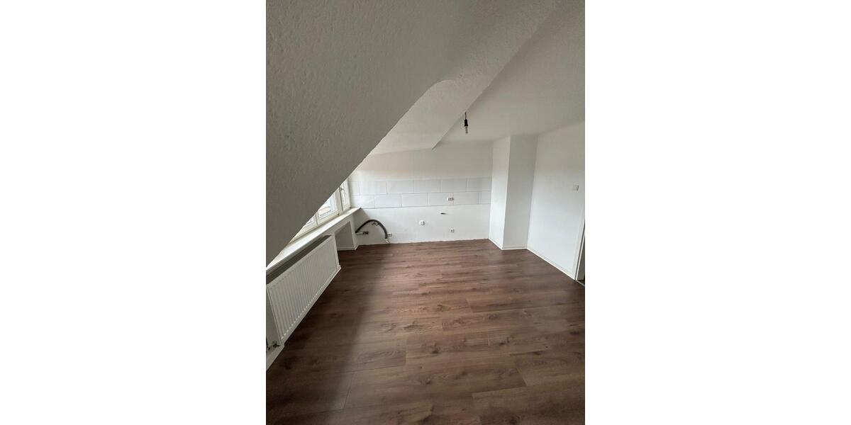 Dachgeschoßwohnung Neunkirchen - 3 Zimmer, 80 m&sup2;, 680&euro; | Angebot:25722976