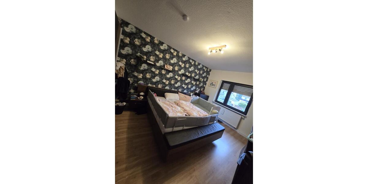 Etagenwohnung Homburg - 3 Zimmer, 83 m&sup2;, 900&euro; | Angebot:25960922