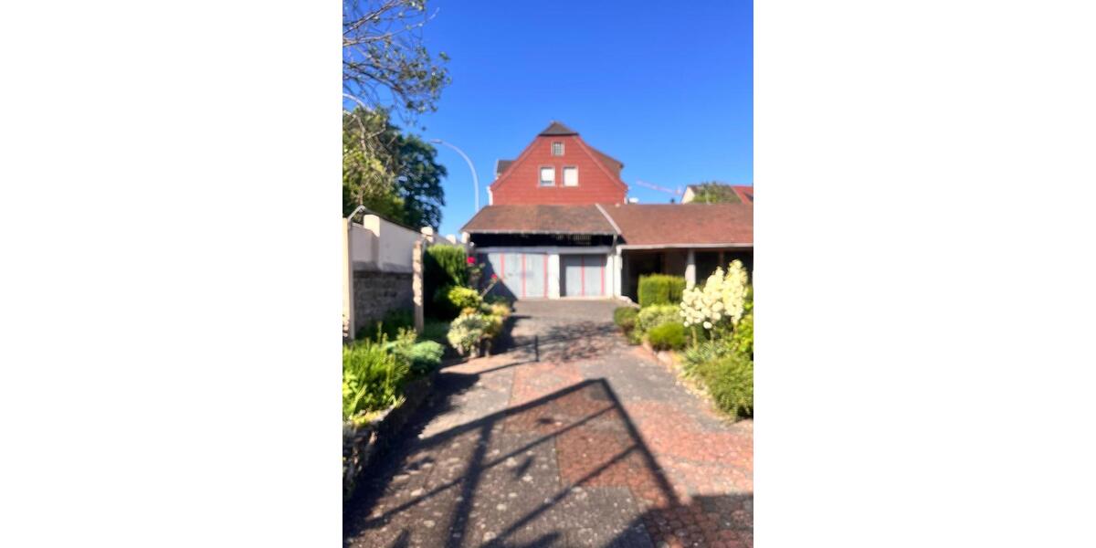 Einfamilienhaus Sankt Ingbert - 9 Zimmer, 219 m&sup2;, 285.000&euro; | Angebot:26992219