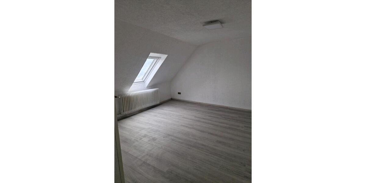 Dachgeschoßwohnung Riegelsberg - 3 Zimmer, 85 m&sup2;, 550&euro; | Angebot:25647003
