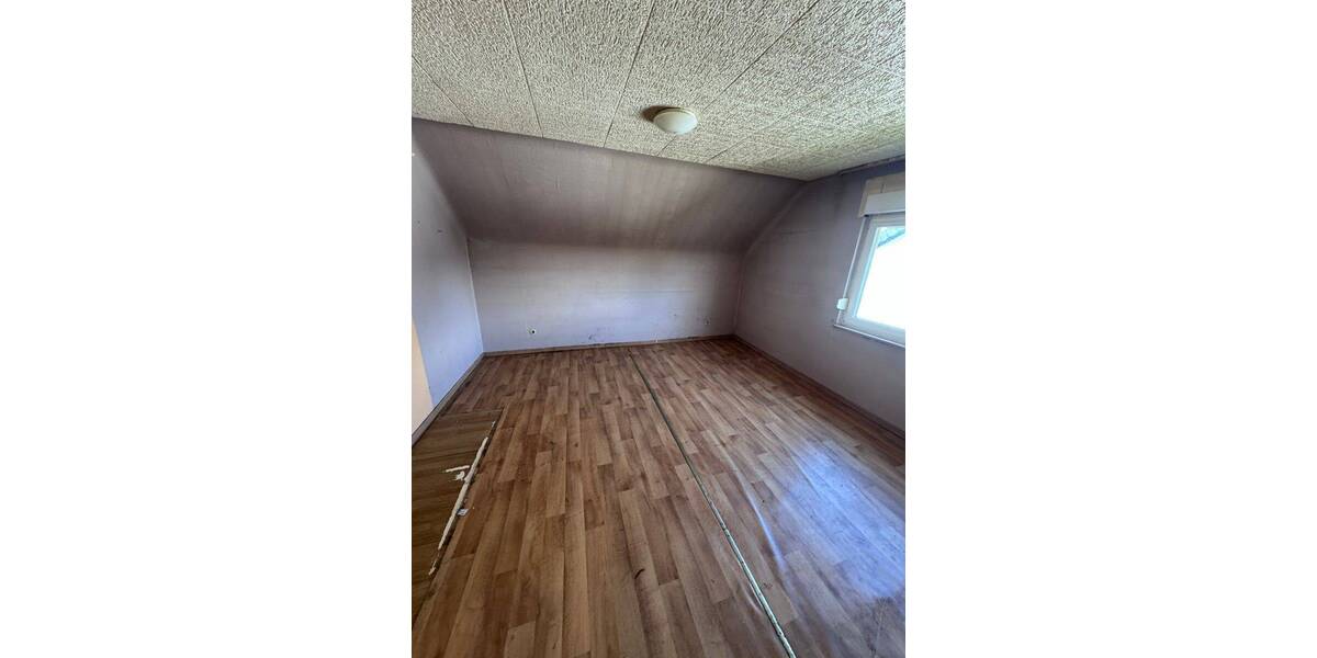 Einfamilienhaus Schmelz / Limbach Limbach - 4 Zimmer, 127 m&sup2;, 85.000&euro; | Angebot:25705075