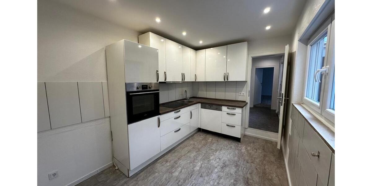 Reihenhaus Völklingen - 6 Zimmer, 160 m&sup2;, 1.300&euro; | Angebot:25439583