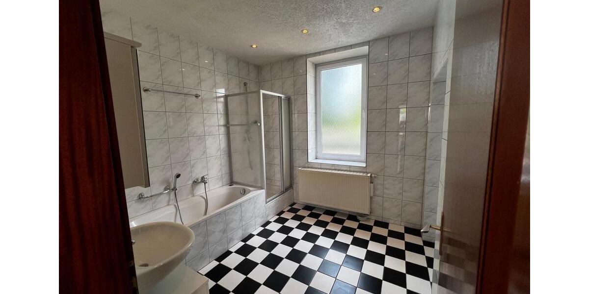 Erdgeschoßwohnung Saarlouis - 3 Zimmer, 75 m&sup2;, 1.000&euro; | Angebot:24351930