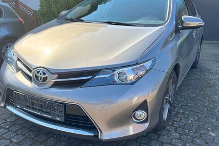 Toyota Auris 102.300 km 9.200 &euro; Saarlouis 66740