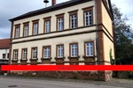 Top-Renditeobjekt: 5 Wohneinheiten im historischen Schulhaus mit großem Entwicklungspotenzial - Mehrfamilienhaus, Wohnhaus Althornbach Bödingerhof | Angebot:24700023