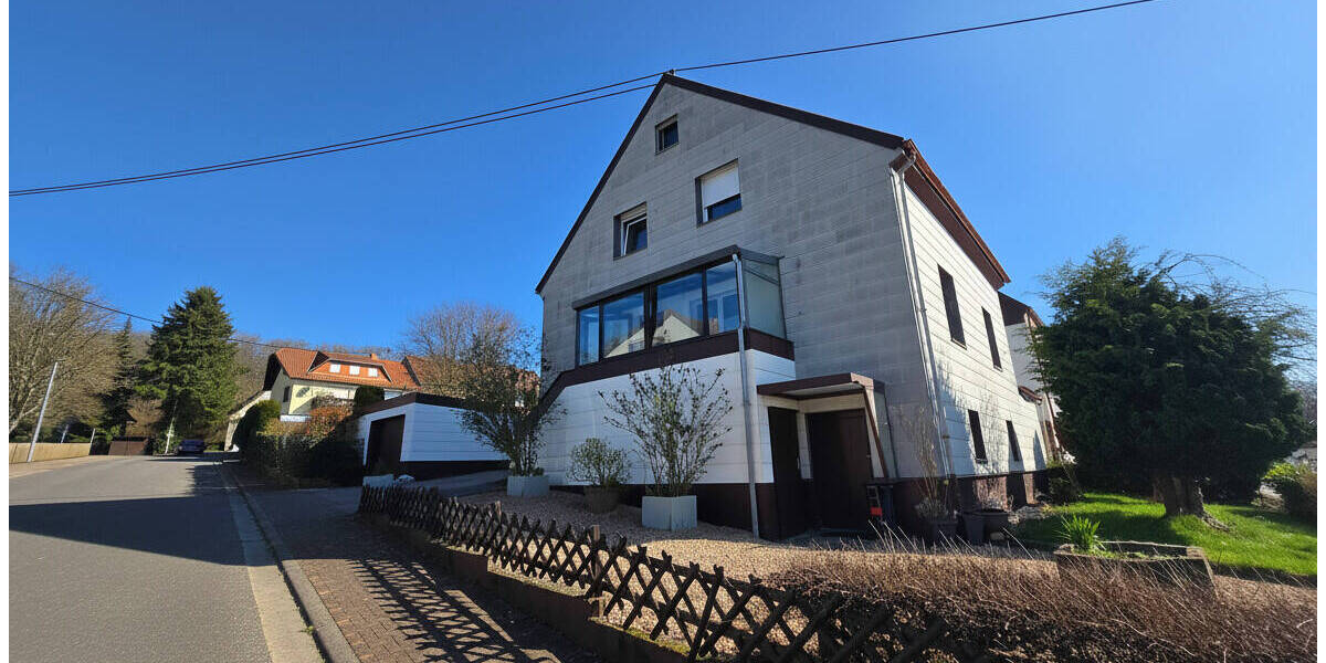 Mehrfamilienhaus, Wohnhaus Schiffweiler - 6 Zimmer, 150 m&sup2;, 274.900&euro; | Angebot:25970169