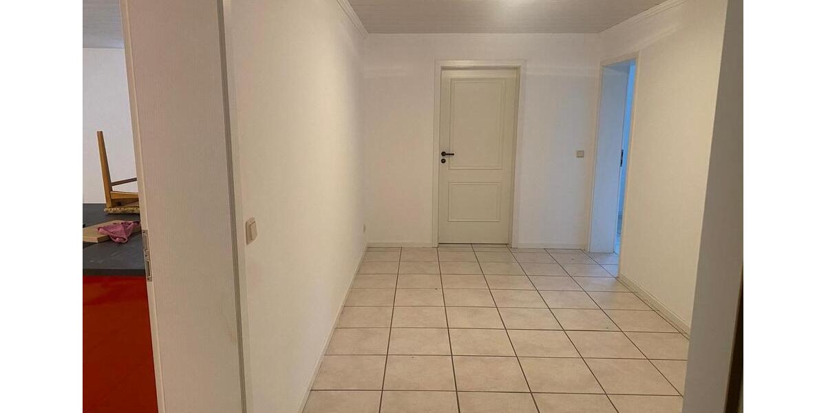 Etagenwohnung Saarbrücken West - 2 Zimmer, 80 m&sup2;, 700&euro; | Angebot:24430845