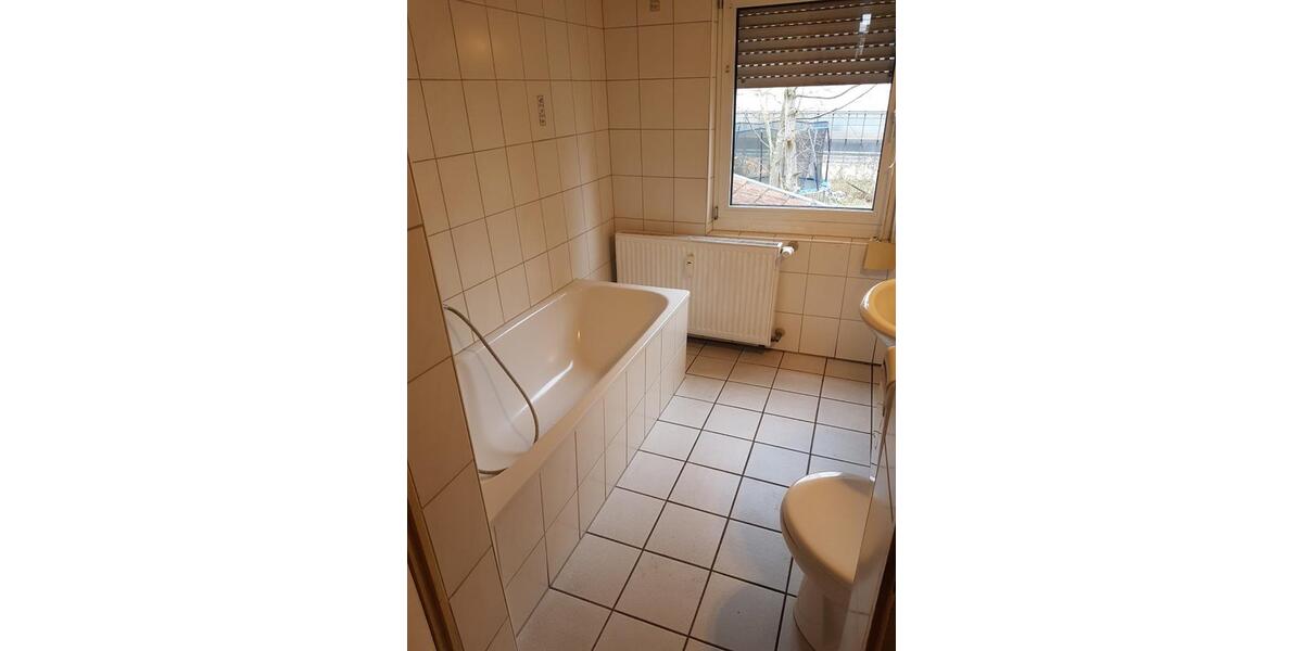 Etagenwohnung Saarbrücken West - 5 Zimmer, 100 m&sup2;, 950&euro; | Angebot:25923726