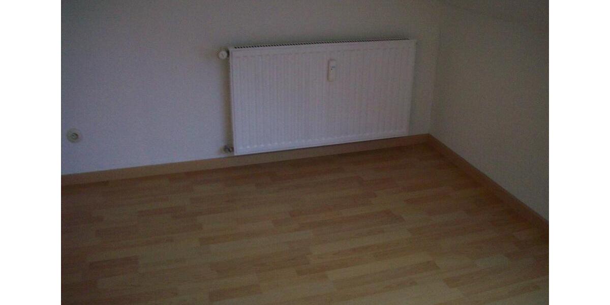 Dachgeschoßwohnung Saarbrücken West - 3 Zimmer, 52 m&sup2;, 380&euro; | Angebot:23681028