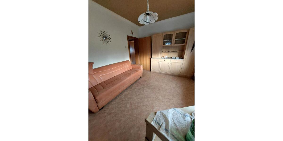 Einfamilienhaus Überherrn - 7 Zimmer, 160 m&sup2;, 180.000&euro; | Angebot:24352512