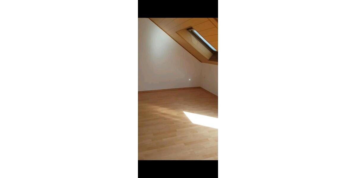 Dachgeschoßwohnung Eppelborn - 1 Zimmer, 60 m&sup2;, 500&euro; | Angebot:25350181