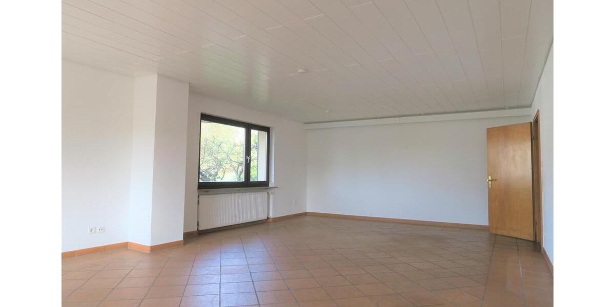 Erdgeschoßwohnung Schwalbach - 3 Zimmer, 113 m&sup2;, 900&euro; | Angebot:25932875