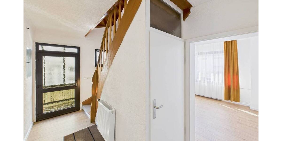 Einfamilienhaus Saarlouis Neuforweiler - 9 Zimmer, 217 m&sup2;, 339.000&euro; | Angebot:25735478