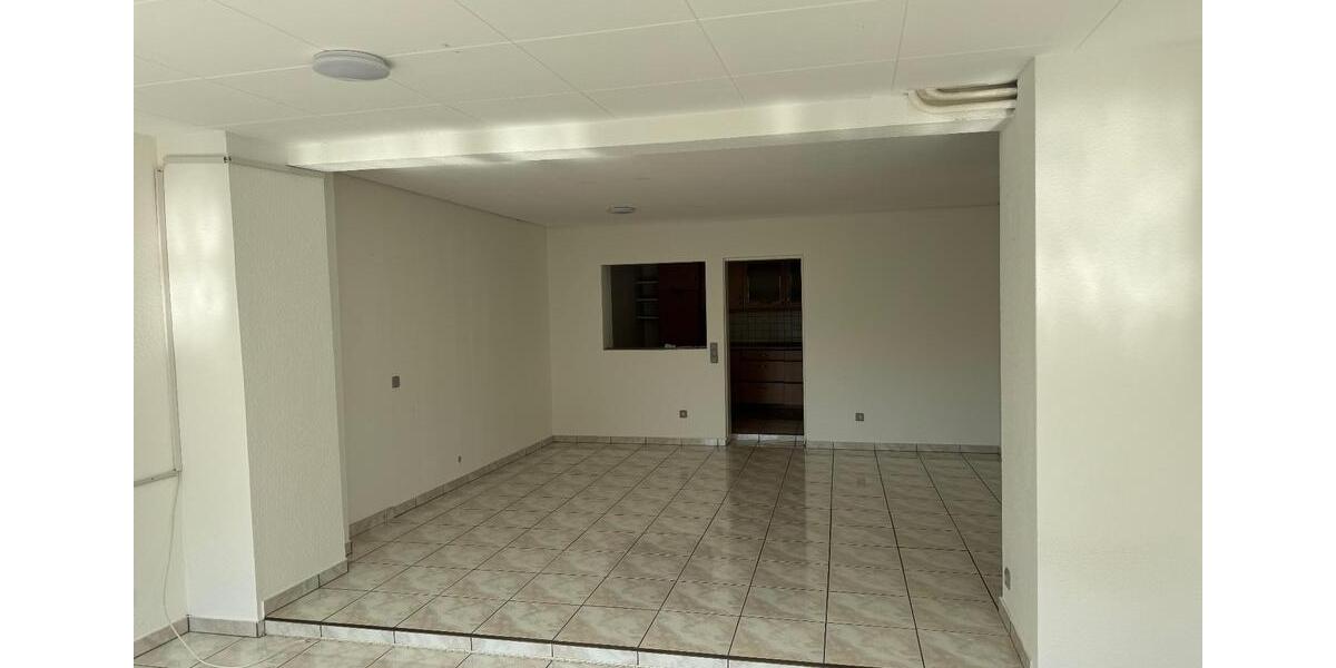 Erdgeschoßwohnung Saarbrücken West - 2 Zimmer, 85 m&sup2;, 650&euro; | Angebot:25382380