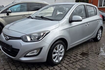 Hyundai i20 200.000 km 2.980 &euro; Saarlouis 66740
