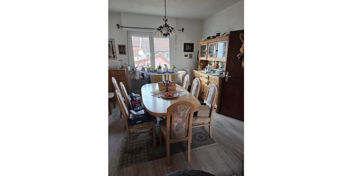 Etagenwohnung Neunkirchen - 5 Zimmer, 140 m&sup2;, 900&euro; | Angebot:25378146