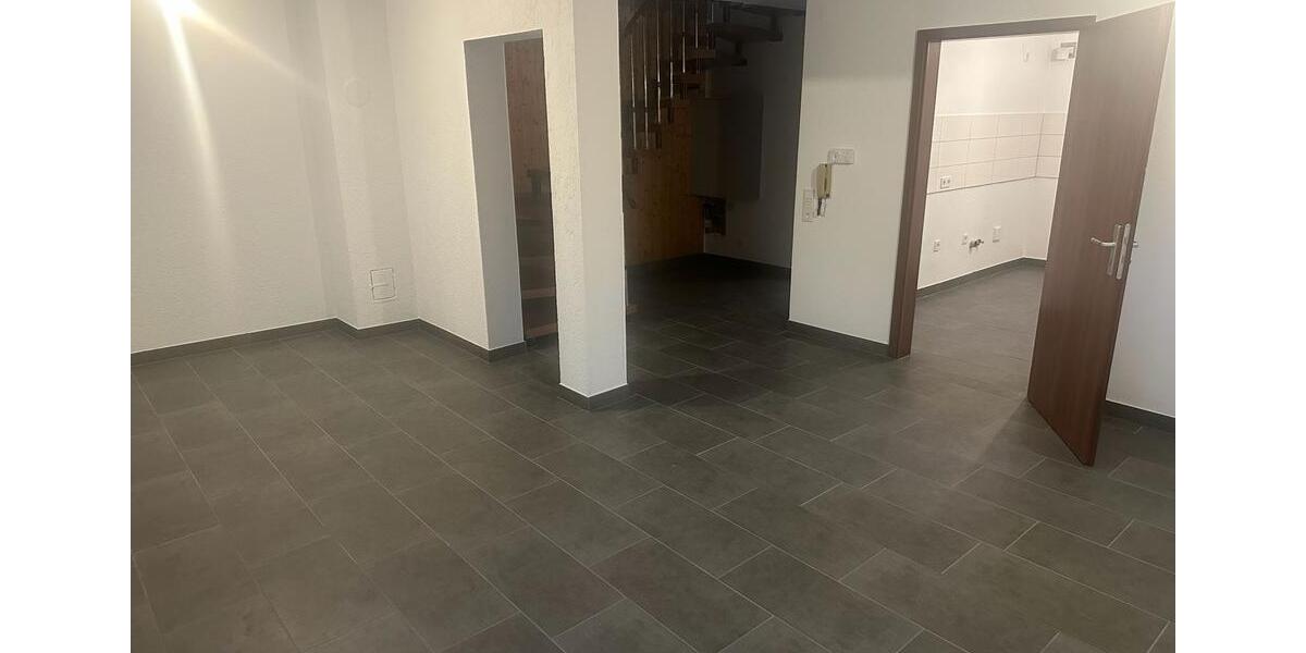 Einfamilienhaus Saarbrücken Dudweiler - 5 Zimmer, 150 m&sup2;, 250.000&euro; | Angebot:26613240