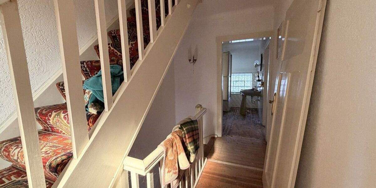 Mehrfamilienhaus, Wohnhaus Neunkirchen/Saar Hangard - 6 Zimmer, 120 m&sup2;, 59.000&euro; | Angebot:25736185