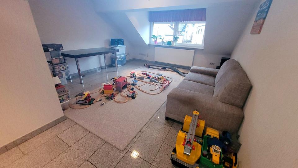 Einfamilienhaus Schwalbach - 10 Zimmer, 270 m&sup2;, 390.000&euro; | Angebot:23470755