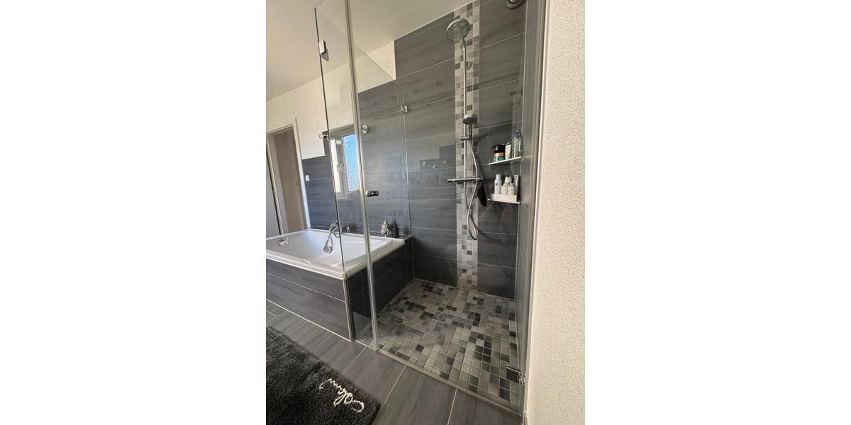 Etagenwohnung Saarbrücken West - 3 Zimmer, 90 m&sup2;, 250.000&euro; | Angebot:26406355