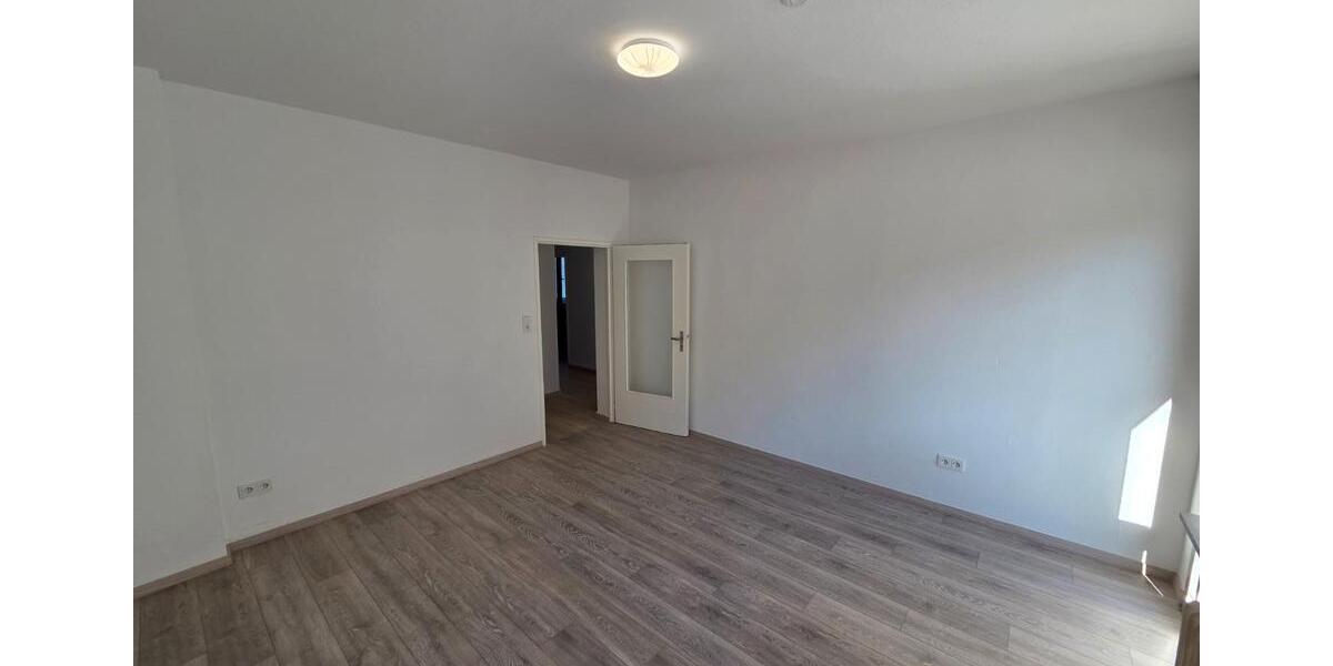 Etagenwohnung Saarbrücken Neue Bremm - 3 Zimmer, 80 m&sup2;, 760&euro; | Angebot:26689396