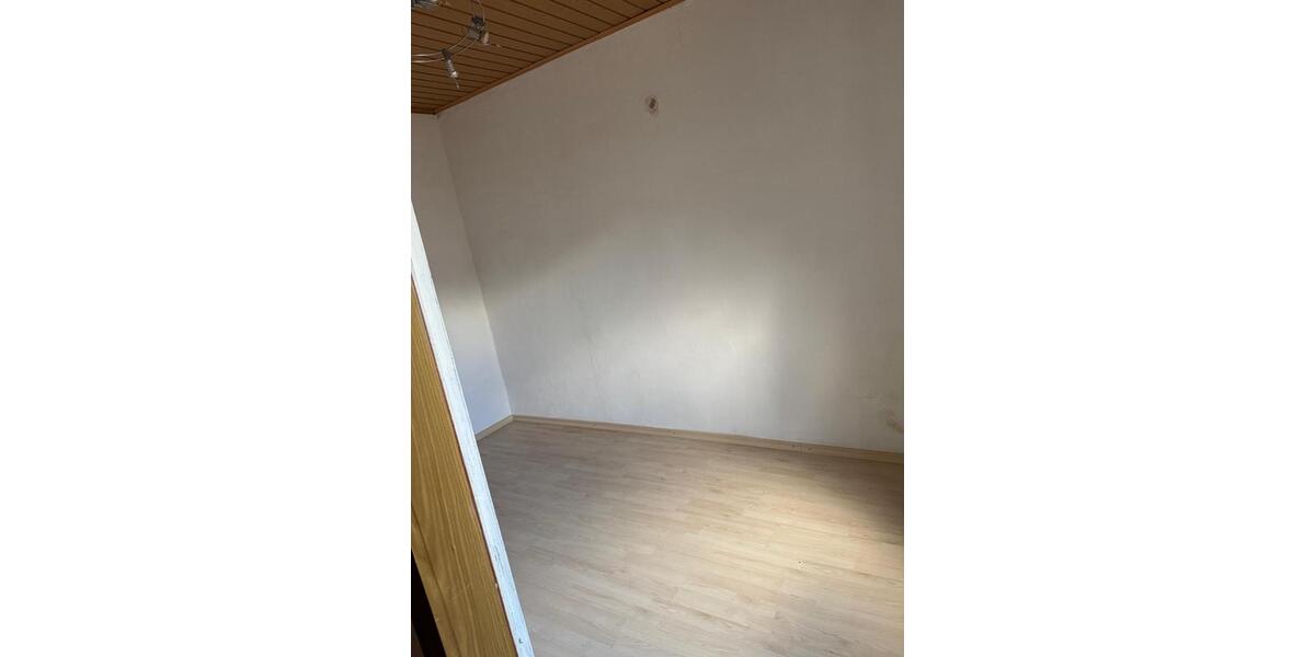 Etagenwohnung Sankt Ingbert - 3 Zimmer, 80 m&sup2;, 800&euro; | Angebot:25957202