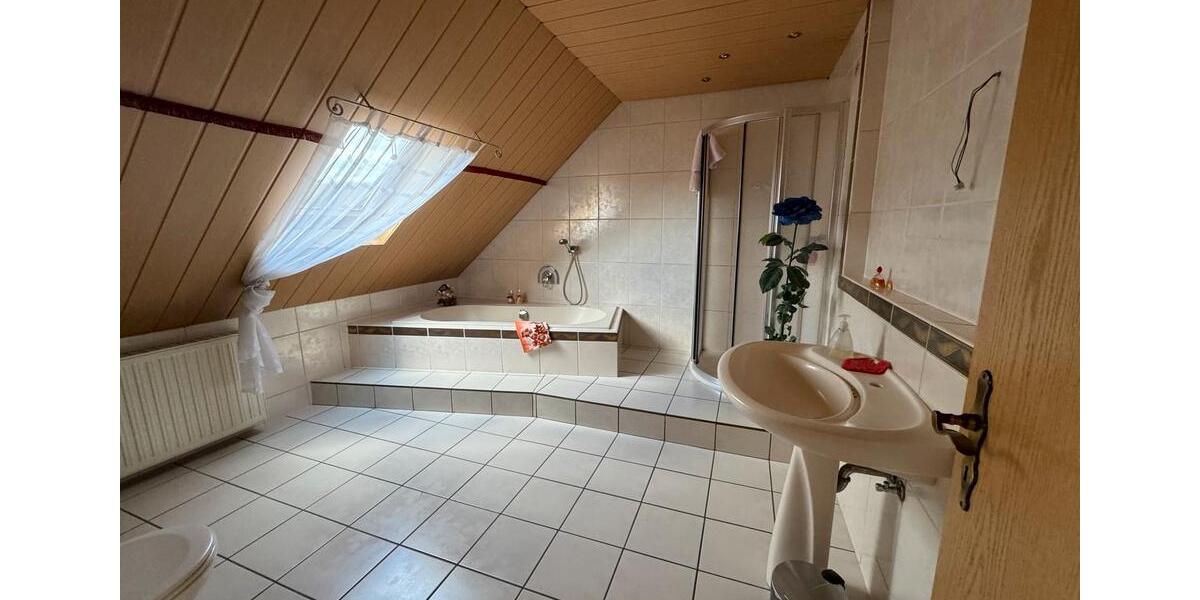 Reihenhaus Schiffweiler - 165.000&euro; | Angebot:23203201