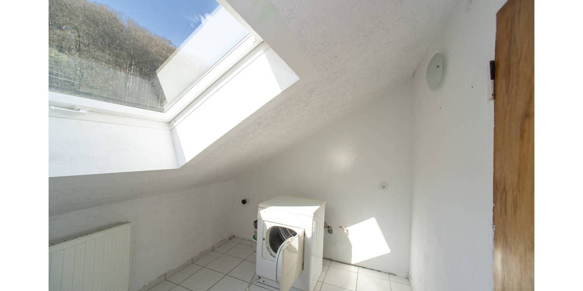 Mehrfamilienhaus, Wohnhaus Saarbrücken / Brebach-Fechingen Brebach-Fechingen - 9 Zimmer, 250 m&sup2;, 415.000&euro; | Angebot:25957973